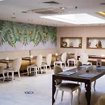 Hotell The Time Old 4*