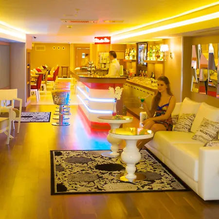 Hotell The Time Old 4*