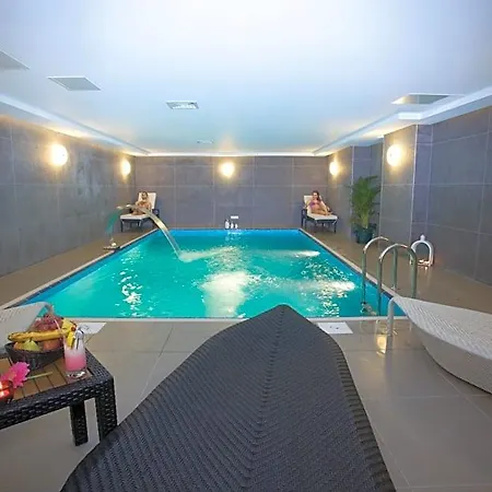 Hotell The Time Old 4*