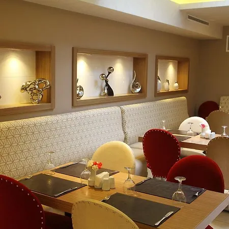 The Time Old Otel