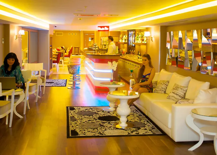 Hotell The Time Old 4*