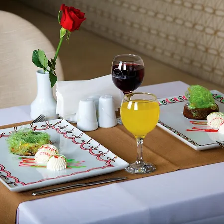 מלון The Time Old 4*