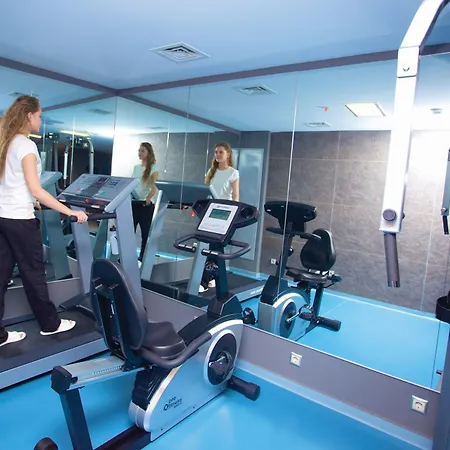 The Time Old מלון